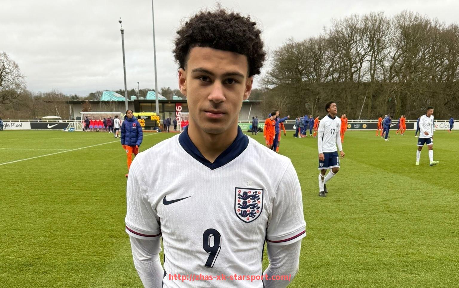 星空体育-篮球比赛中“防守预判错误率”是否与球员比赛经验呈反向关系